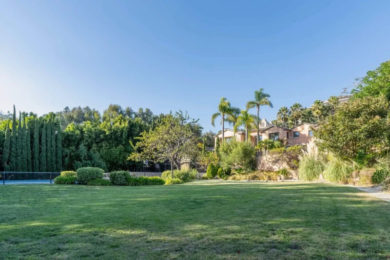 Residence exterior at Paradigm Treatment's Malibu teen program