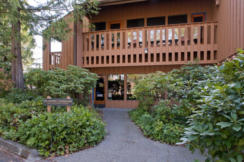 Olalla Guest Lodge residential treatment center entrance