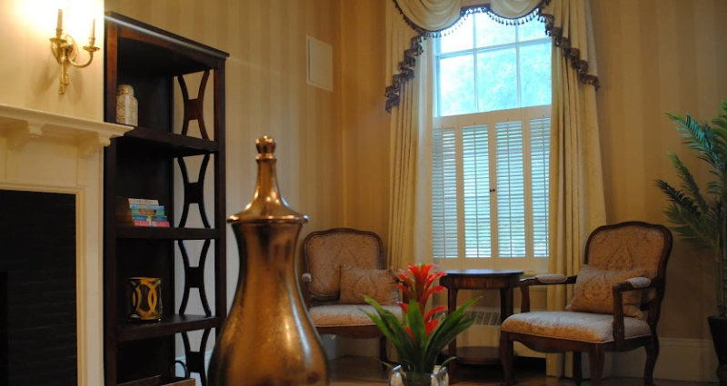 Washburn House common room