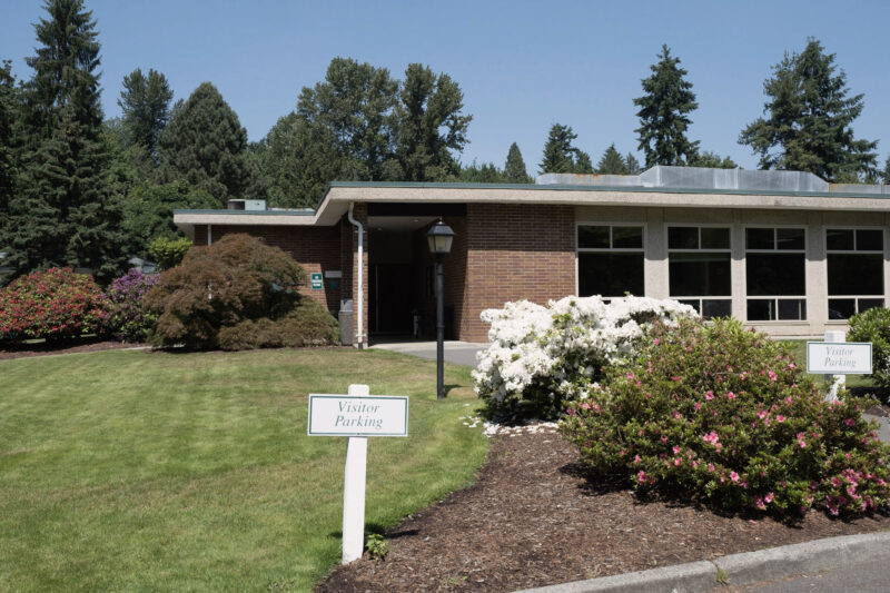 Front entrance of Lakeside Milam Recovery Centers Kirkland inpatient campus