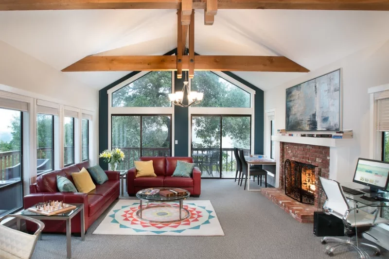 Living room at Bayside Marin Treatment Center