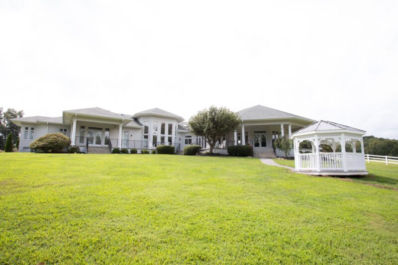 Magnolia Ranch Recovery campus and lawn in Pulaski, Tennessee