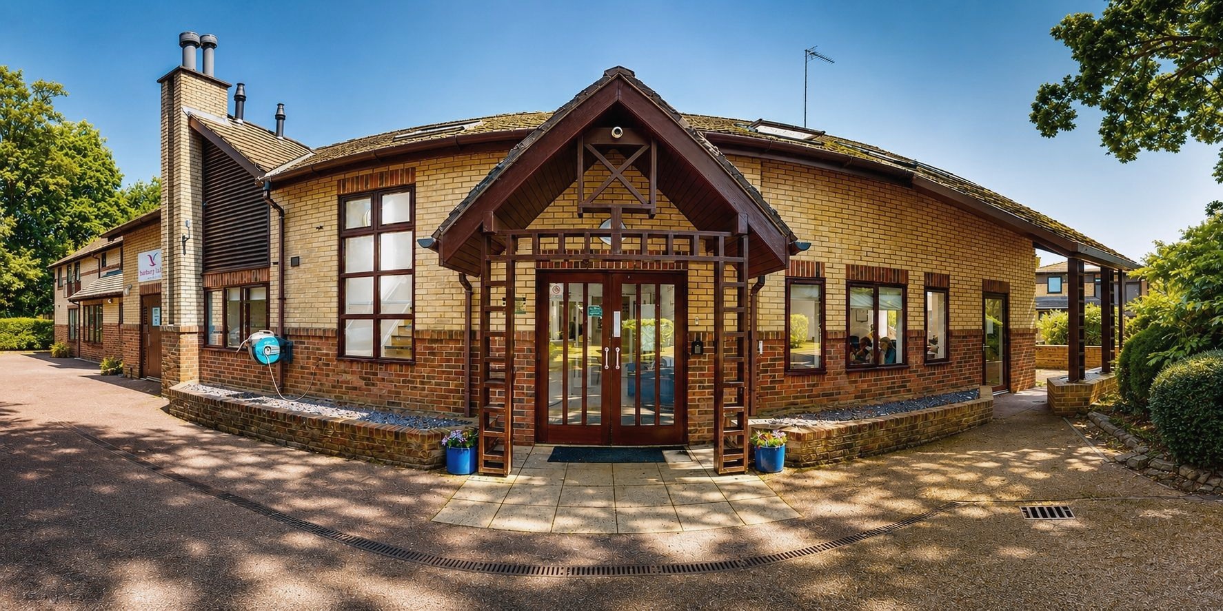 Residential rehab entrance at Banbury Lodge