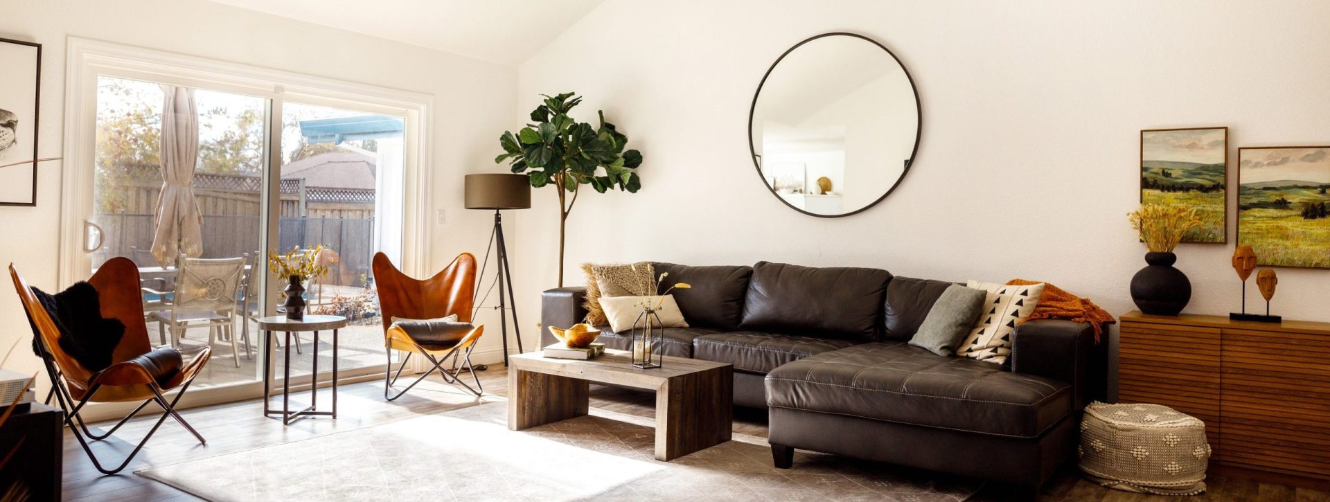 Living room in one of Diamond House Detox’s Northern California residential homes