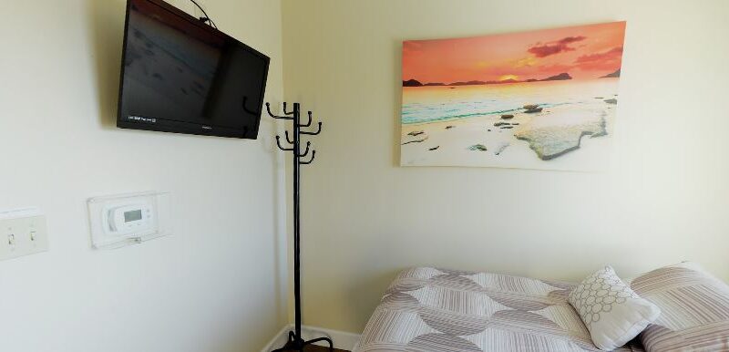 Residential bedroom at Gulf Breeze Recovery