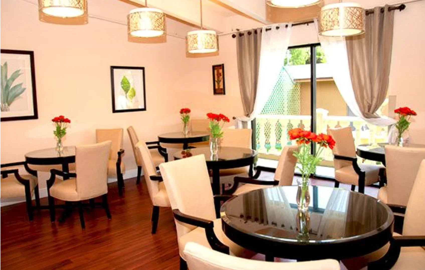 Dining room at Harbor Village Florida