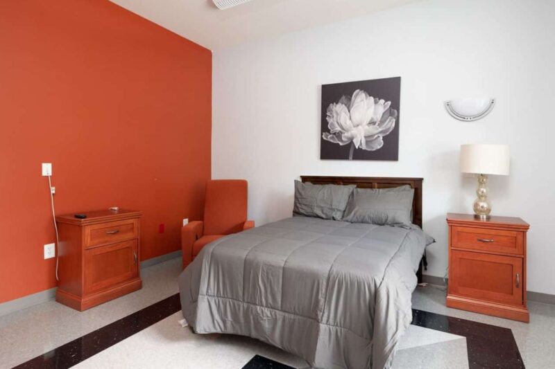 Patient bedroom at Recover Now Greater Atlanta in Eatonton, Georgia
