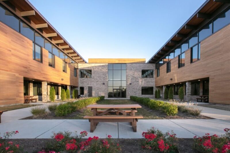 Courtyard at the Harris House treatment center in St. Charles, Missouri