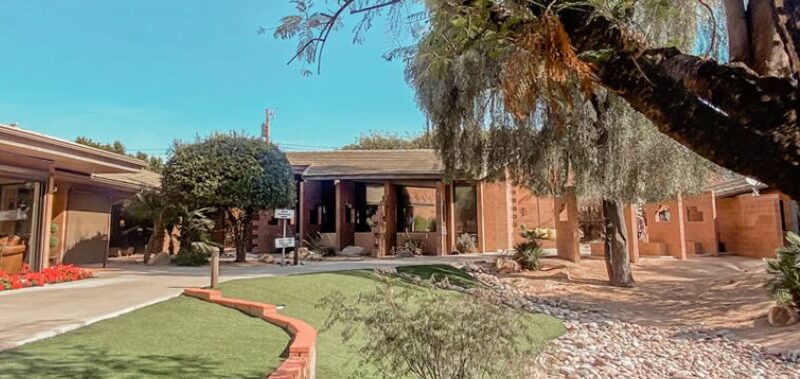 Vogue Recovery Center Phoenix campus exterior and courtyard