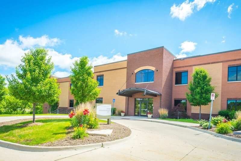 Havenwyck Hospital main entrance in Auburn Hills, Michigan