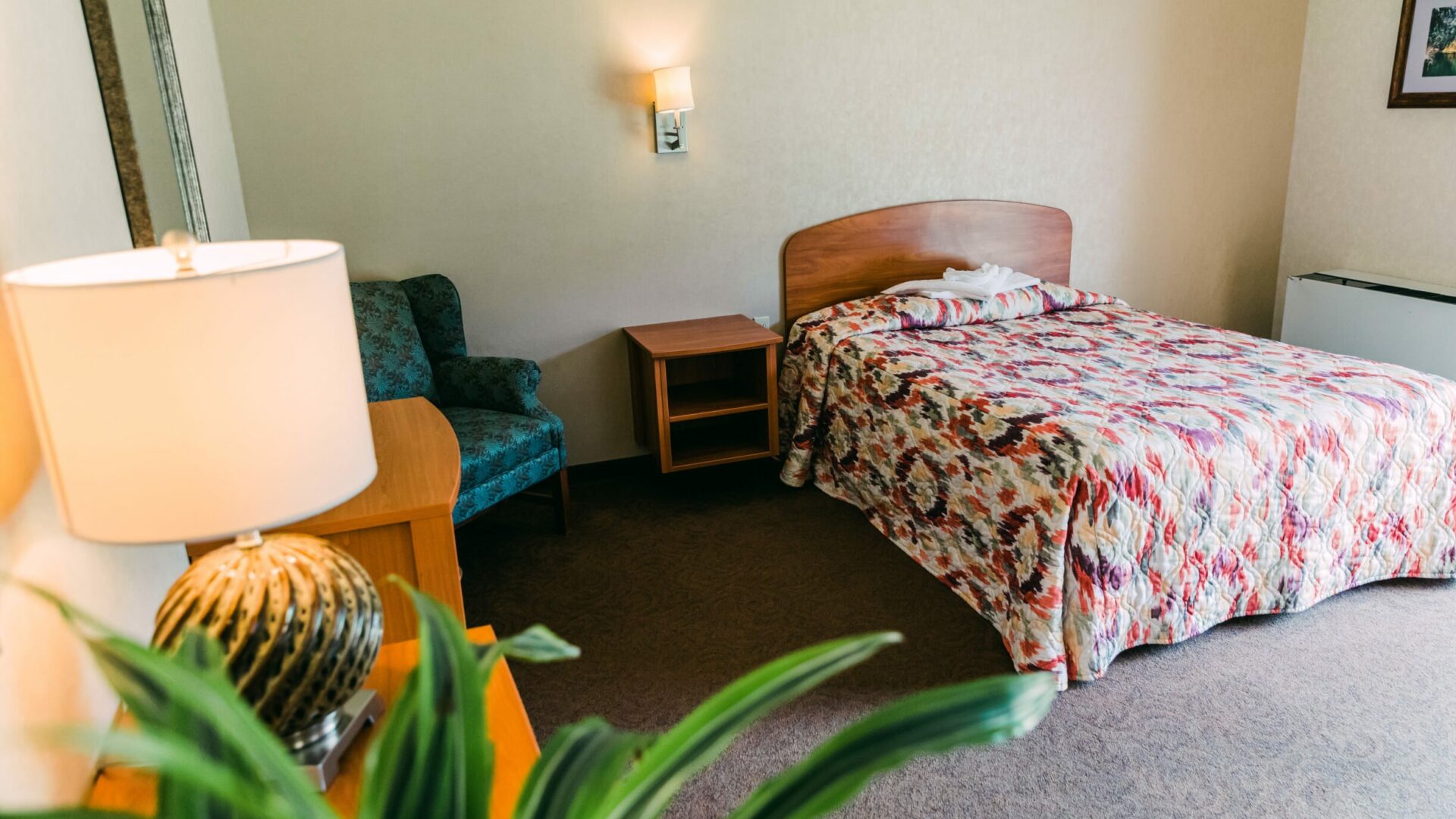 Patient bedroom at Sundown M Ranch in Yakima, Washington