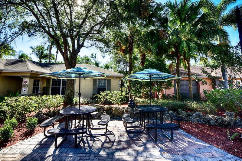 Landscaped green space at WhiteSands Treatment in Fort Myers