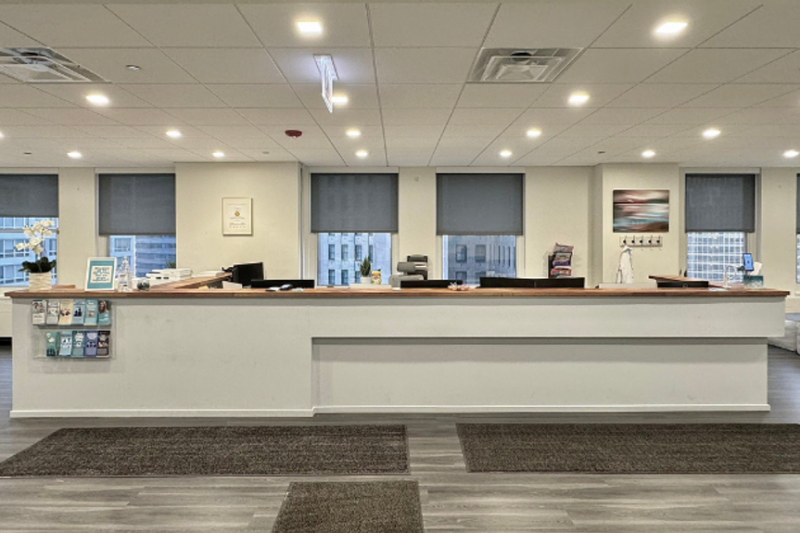 Reception desk at Clarity Clinic’s Chicago Loop location