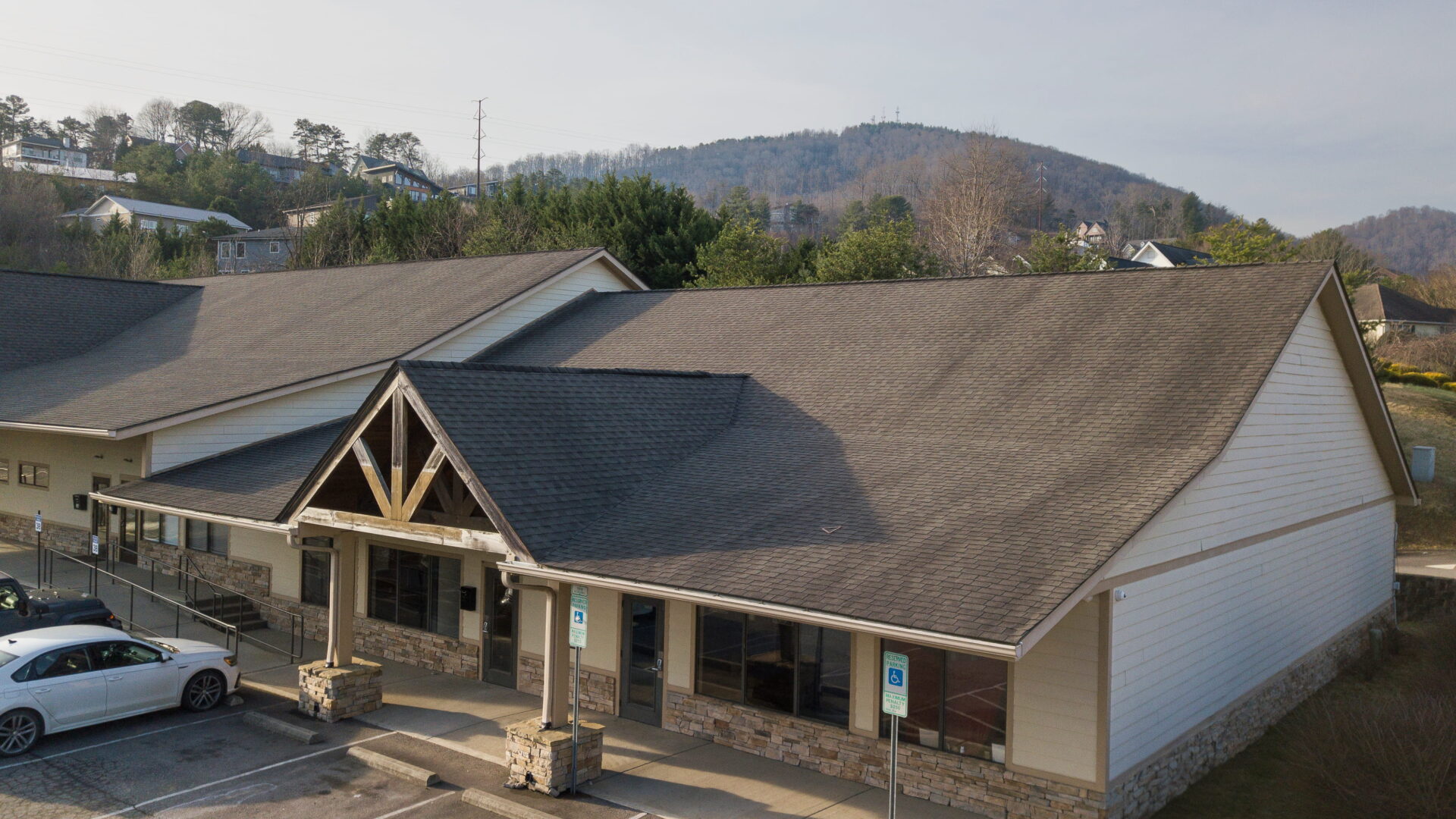 Exterior of Crest View Recovery Center’s Asheville treatment facility