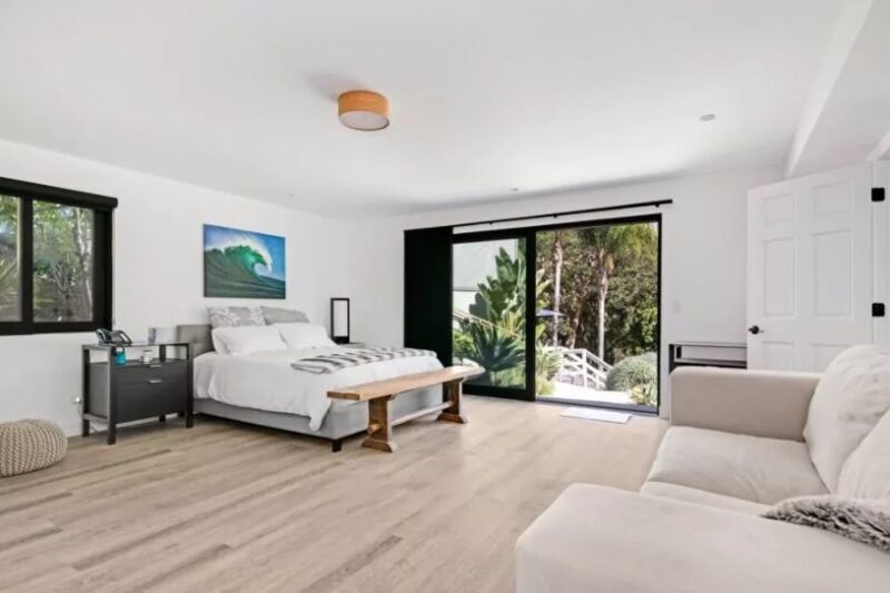 Client bedroom at Amend Treatment in Malibu