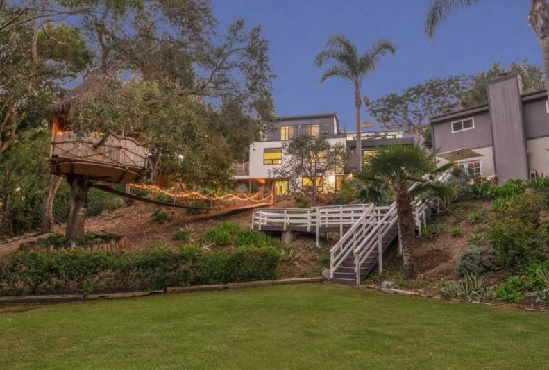 Landscaped grounds at Amend Treatment in Malibu