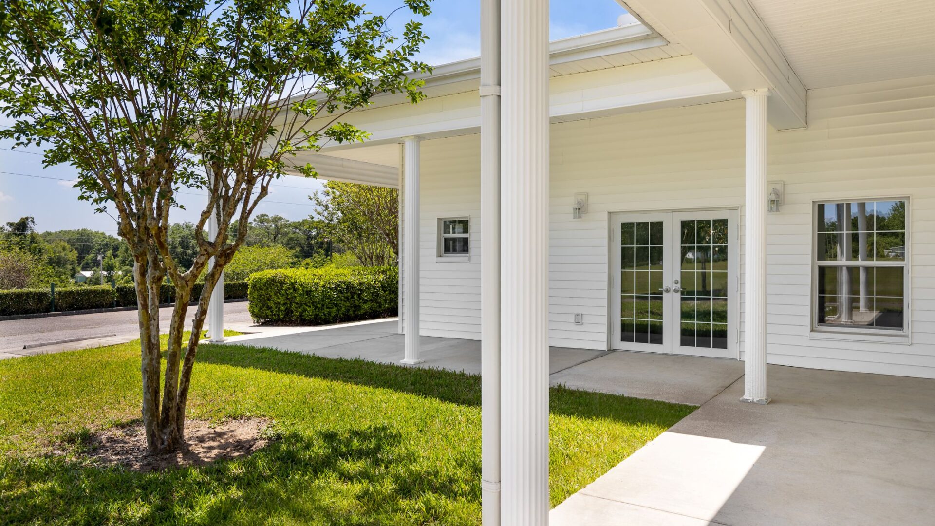 Exterior of the Discovery Mood and Anxiety Program residential center in Dade City, Florida