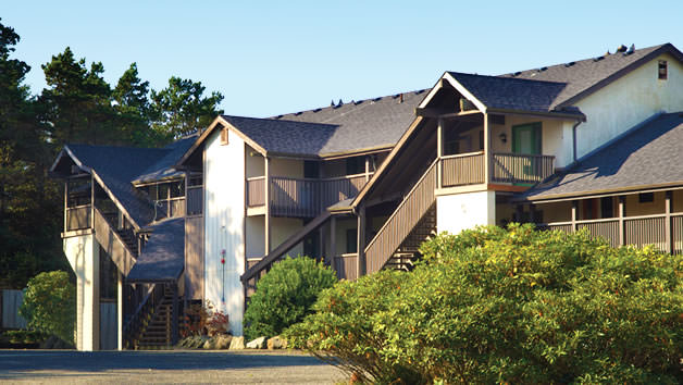Exterior of the Free by the Sea residential treatment campus in Ocean Park, Washington