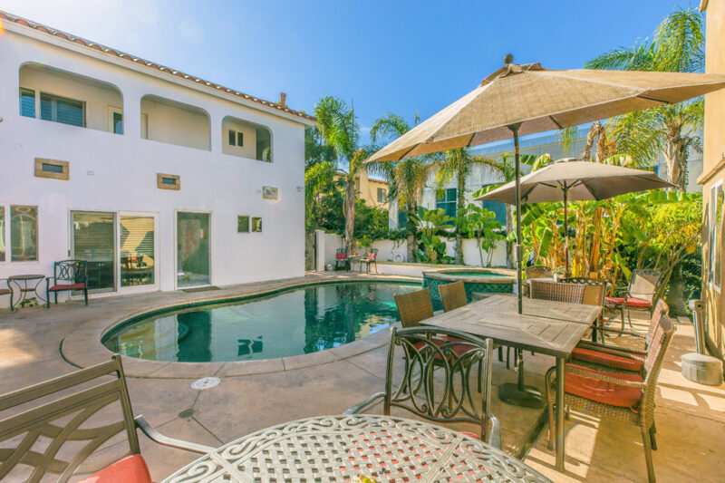 Pool courtyard at Pacific Shores Recovery in Newport Beach, California