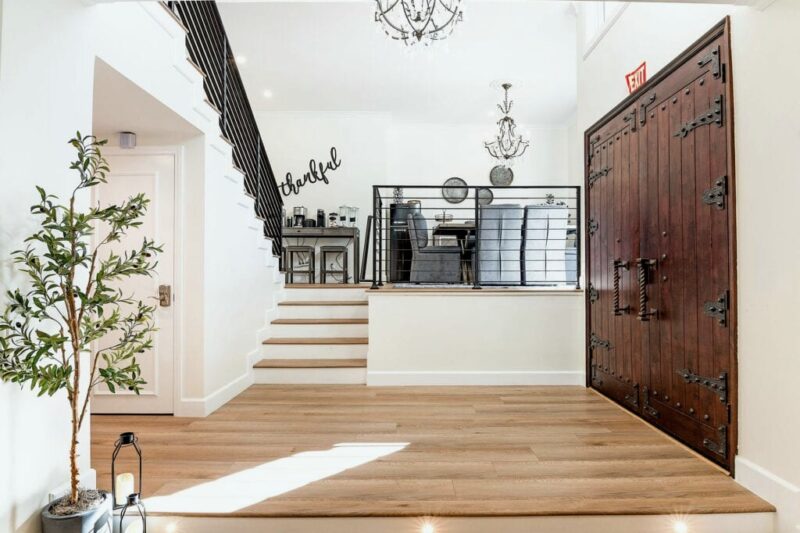 Entrance to Maple Moon Recovery in Winnetka, California