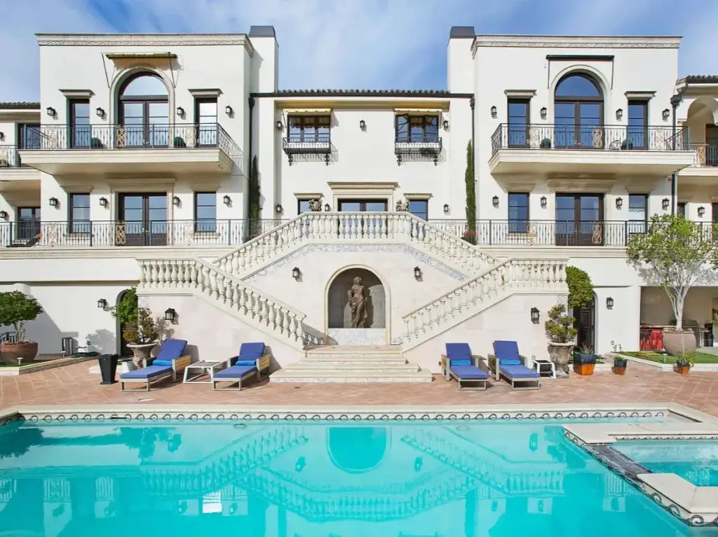 Poolside exterior of Legacy Healing Center's Los Angeles residence at 2321 Castilian Drive