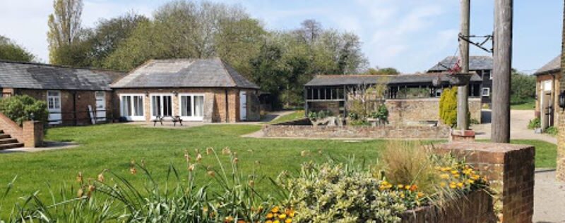 Garden and grounds at PROMIS Hay Farm Clinic in Kent, England