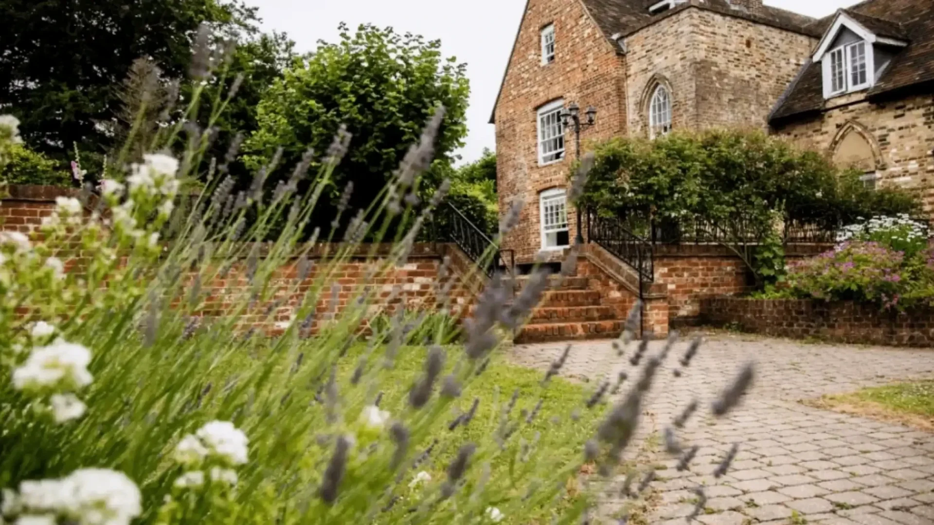 PROMIS Hay Farm clinic exterior in Kent, England