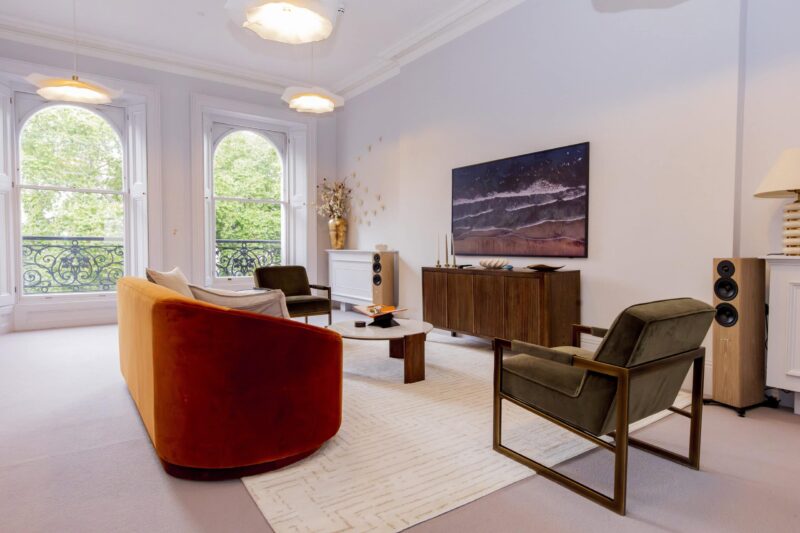 Bright lounge area in a Harbor London residential treatment setting
