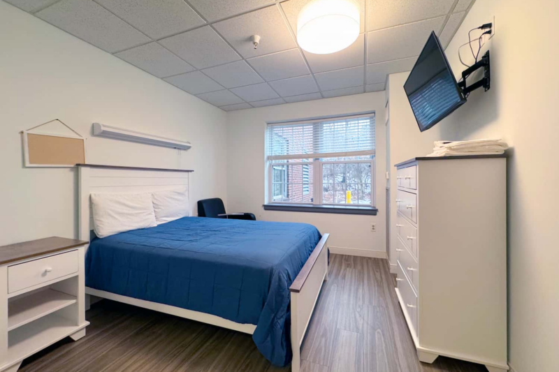 Inpatient bedroom at Charles River Recovery in Weston