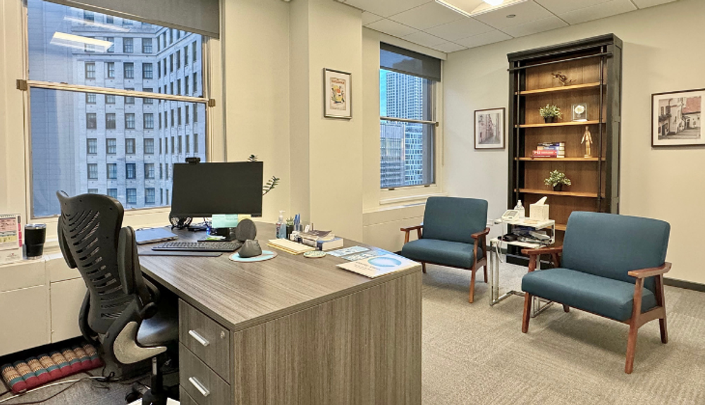 Consultation office at Clarity Clinic’s Chicago Loop location