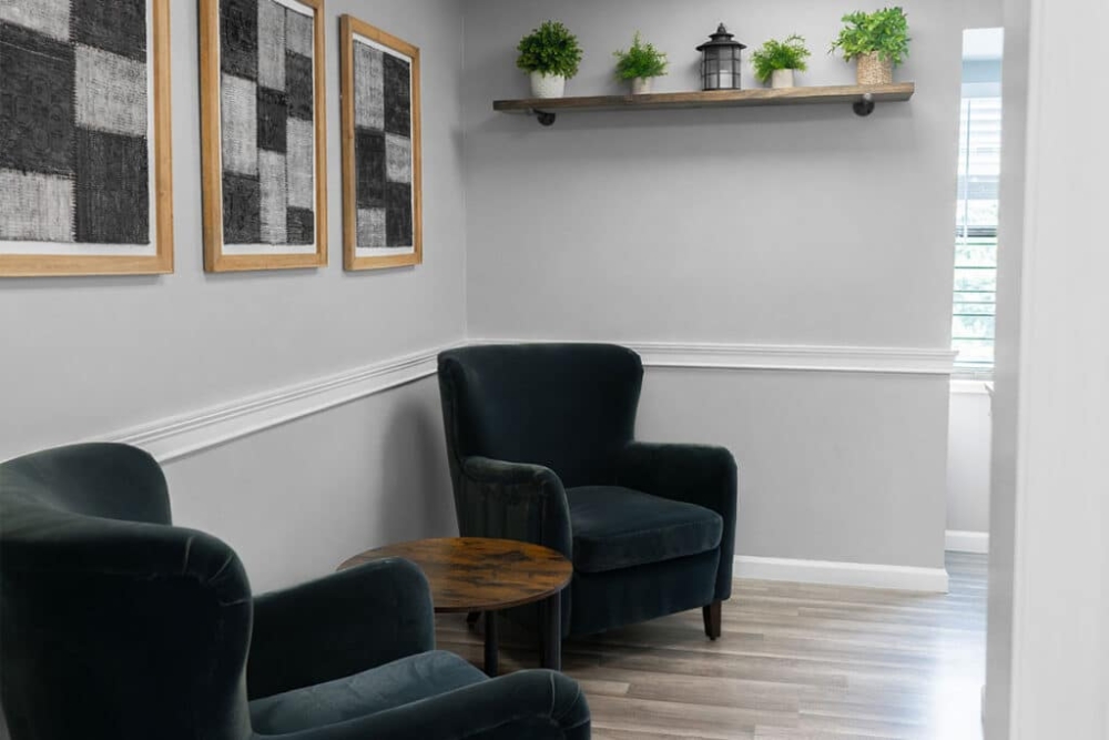 Client lounge seating at Garden State Treatment Center in Sparta