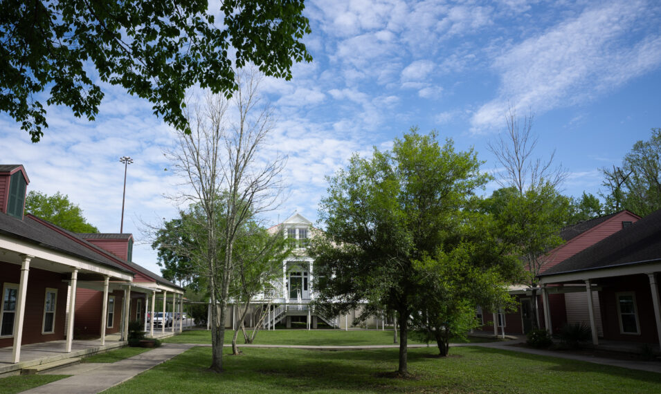 Residential courtyard at The Grove Recovery Center's Ascension campus in Sorrento, Louisiana