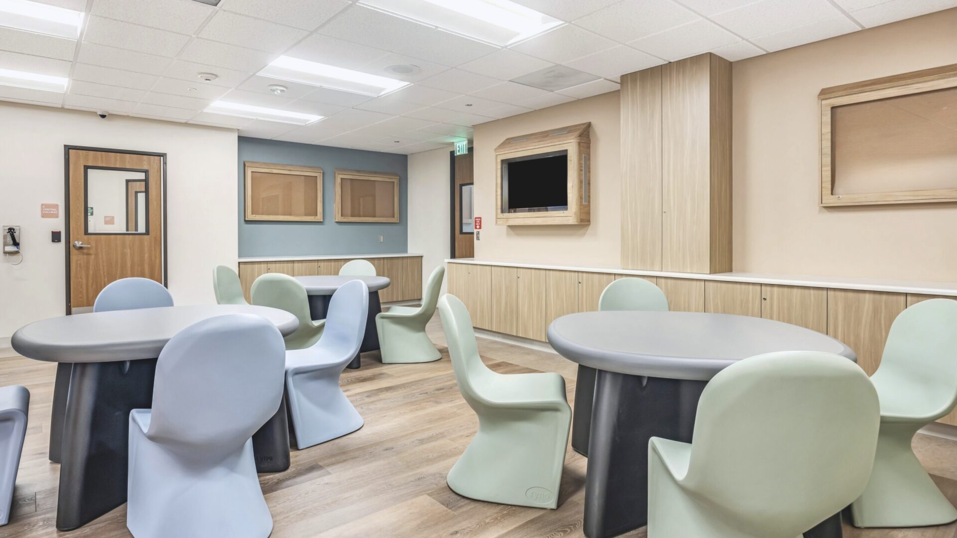 Common dining area at Ocean View Psychiatric Health Facility in Long Beach