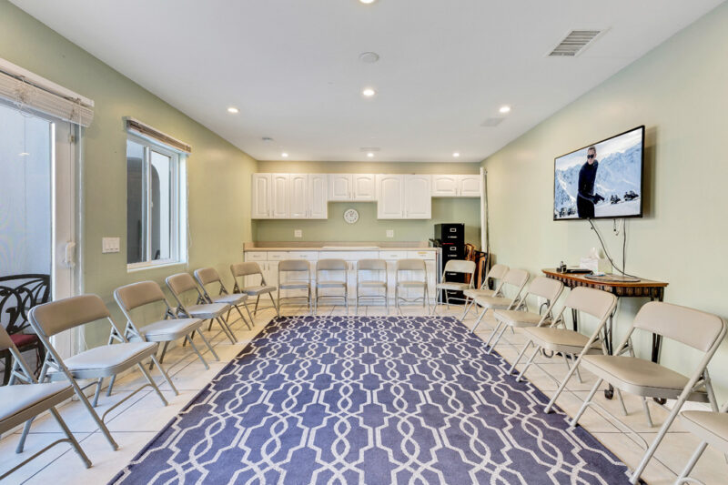 Group room at Pacific Shores Recovery in Newport Beach