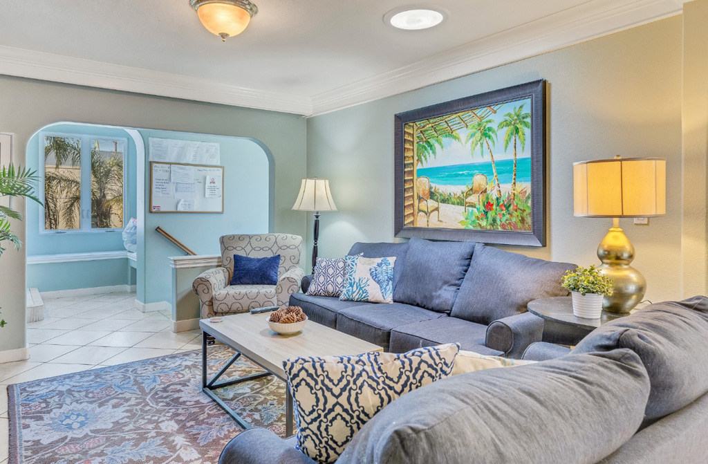 Residential living room at Pacific Shores Recovery in Newport Beach