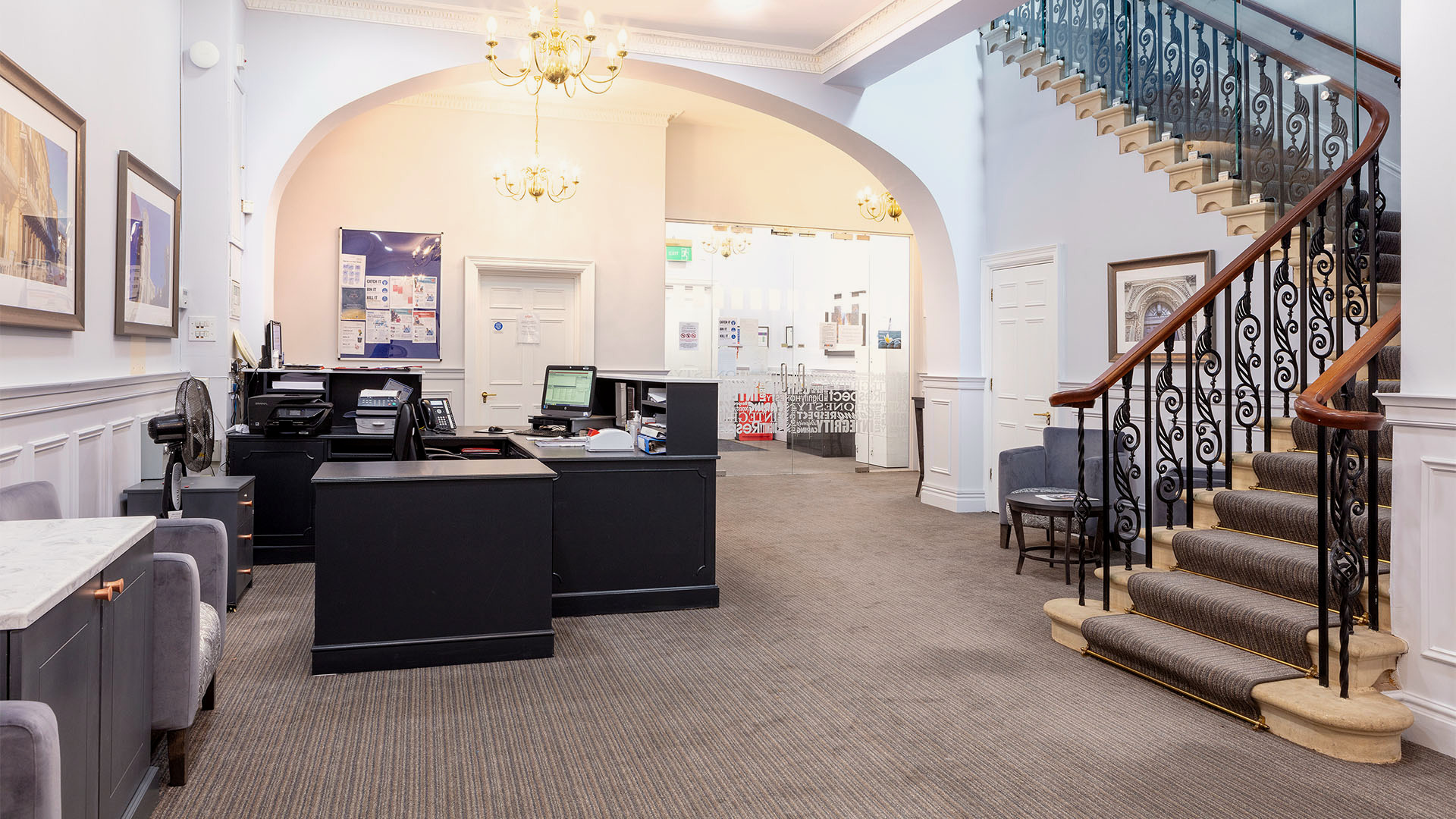 Entrance and reception at Priory Hospital Bristol