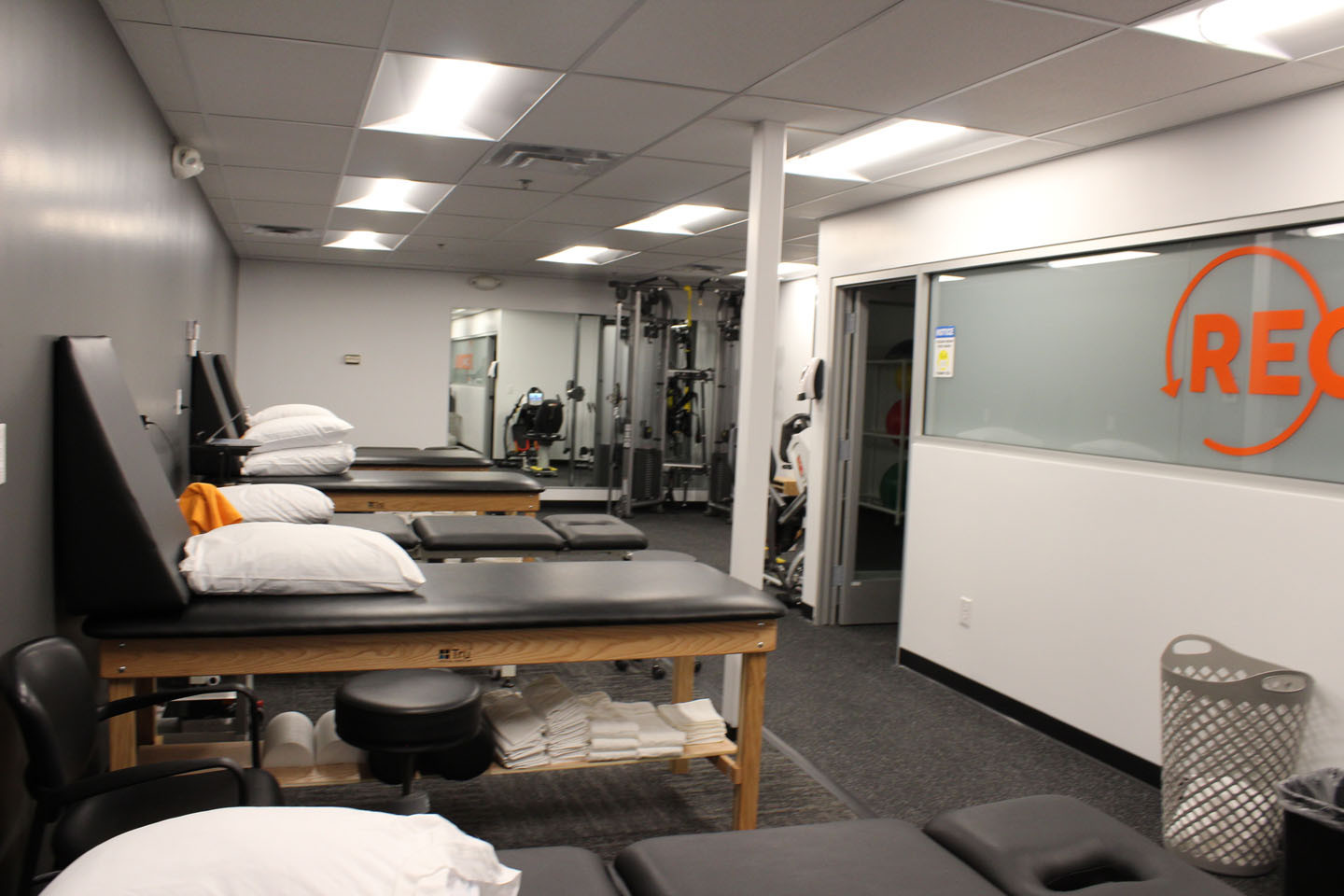 Physical therapy treatment room at Recovia Mesa Baywood in Mesa, Arizona