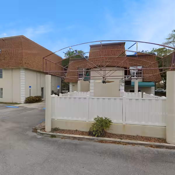 Treatment building at The Good Life Treatment Center’s 741 campus in North Palm Beach, Florida
