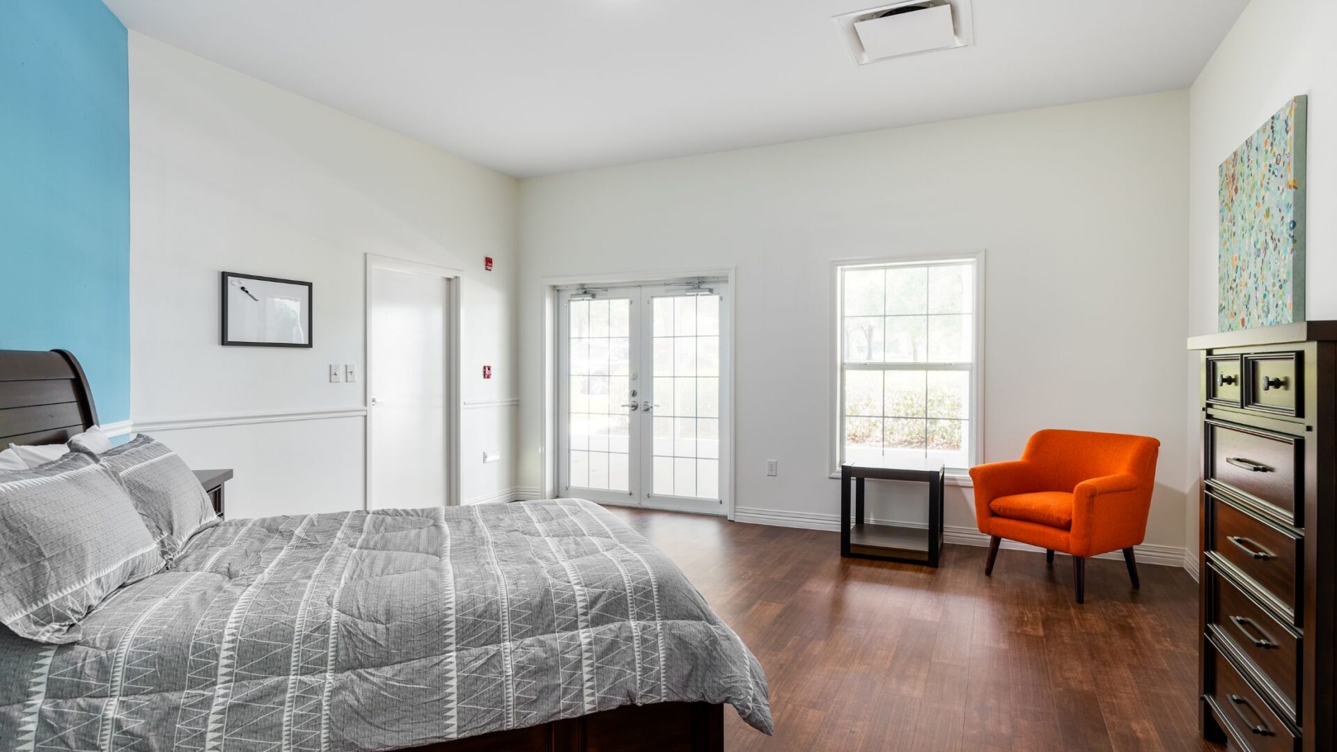 Bedroom at the Discovery Mood and Anxiety Program residential center in Dade City, Florida