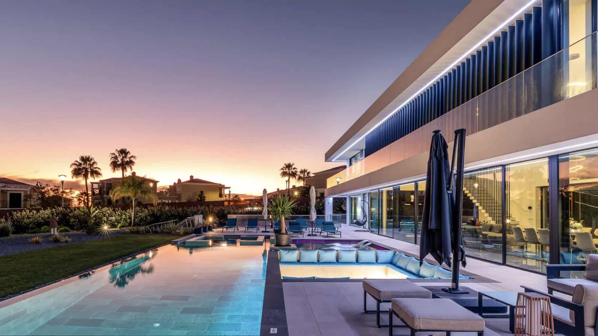 Algarve Wellness residential villa and pool at sunset