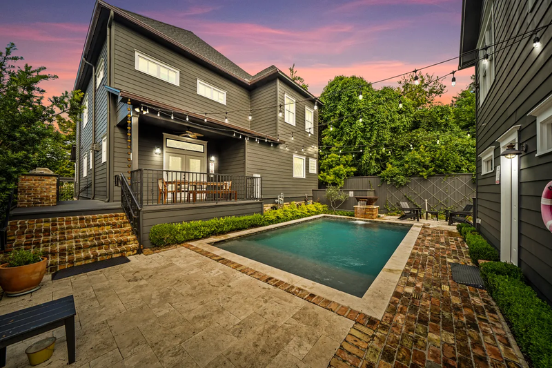 Luna’s residential house and outdoor swimming pool